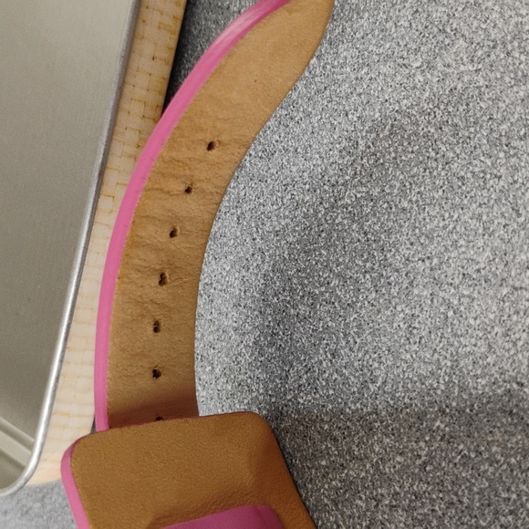 Vintage Pink Fossil Watch - Picture 5 of 8